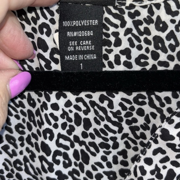 Torrid sheer high low leopard print tunic. Size 1X. EUC. - Picture 4 of 5